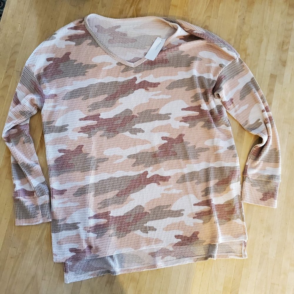 American Eagle Camo top